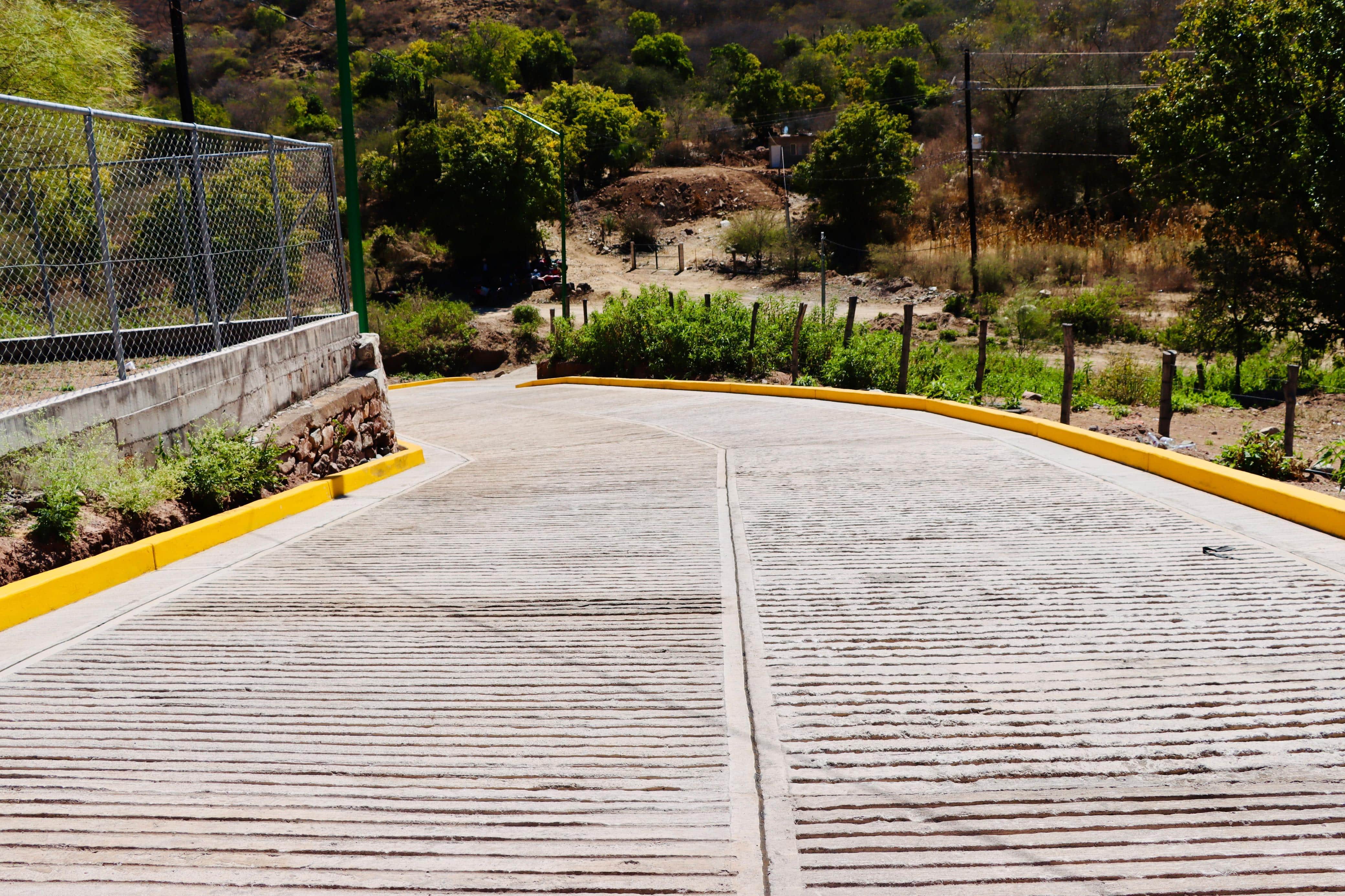 Pavimentación en calle de Badiraguato