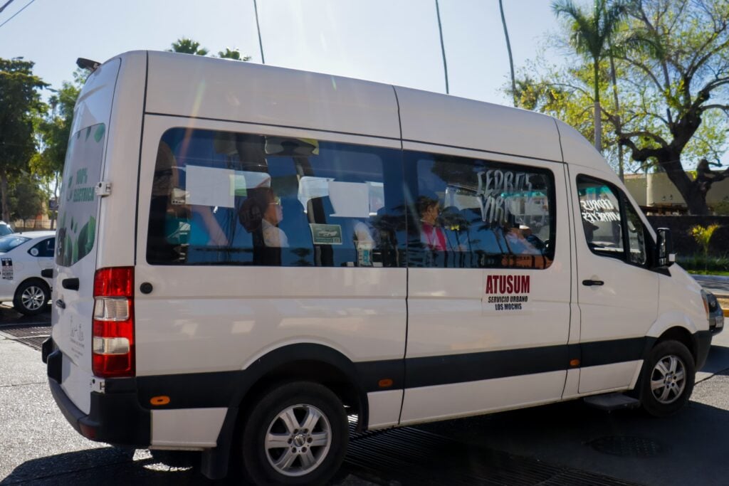 Camioneta de transporte urbano híbrido