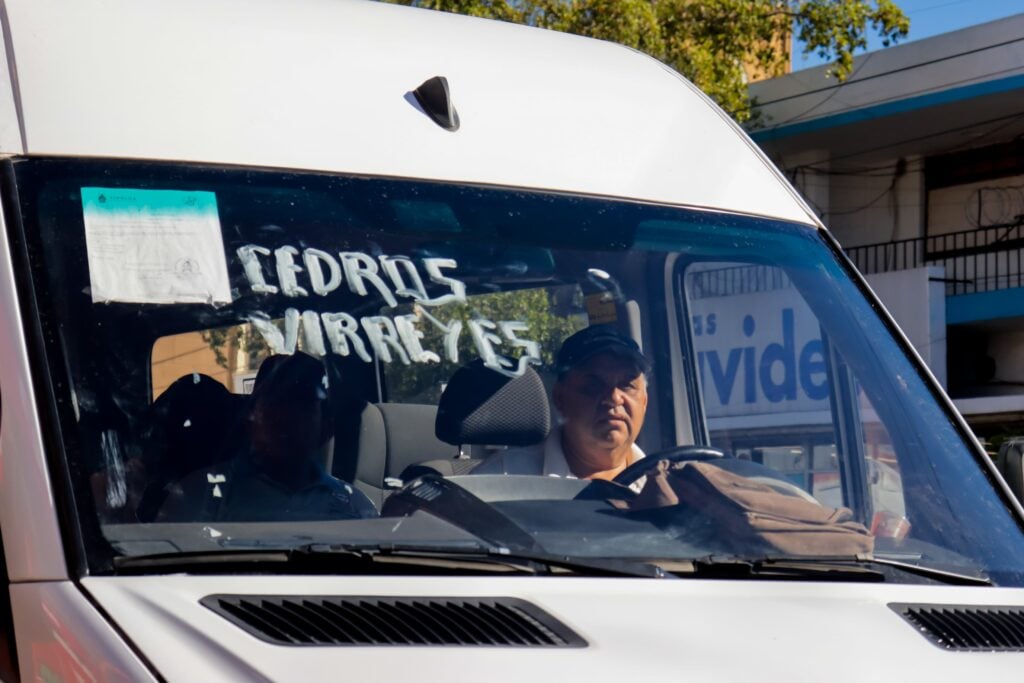 Camioneta de transporte urbano híbrido