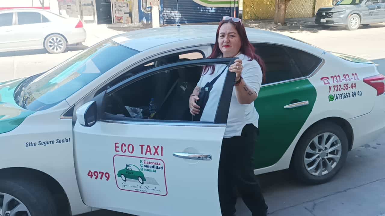 Carolina, la única taxista de Guamúchil
