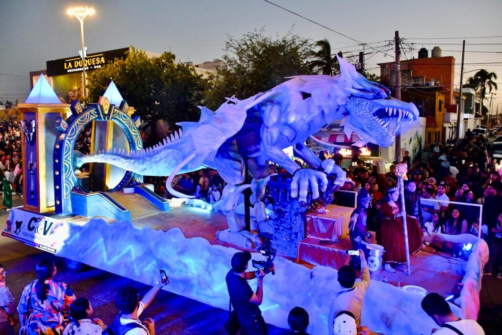 Desfile de carros alegóricos del Carnaval Guamúchil