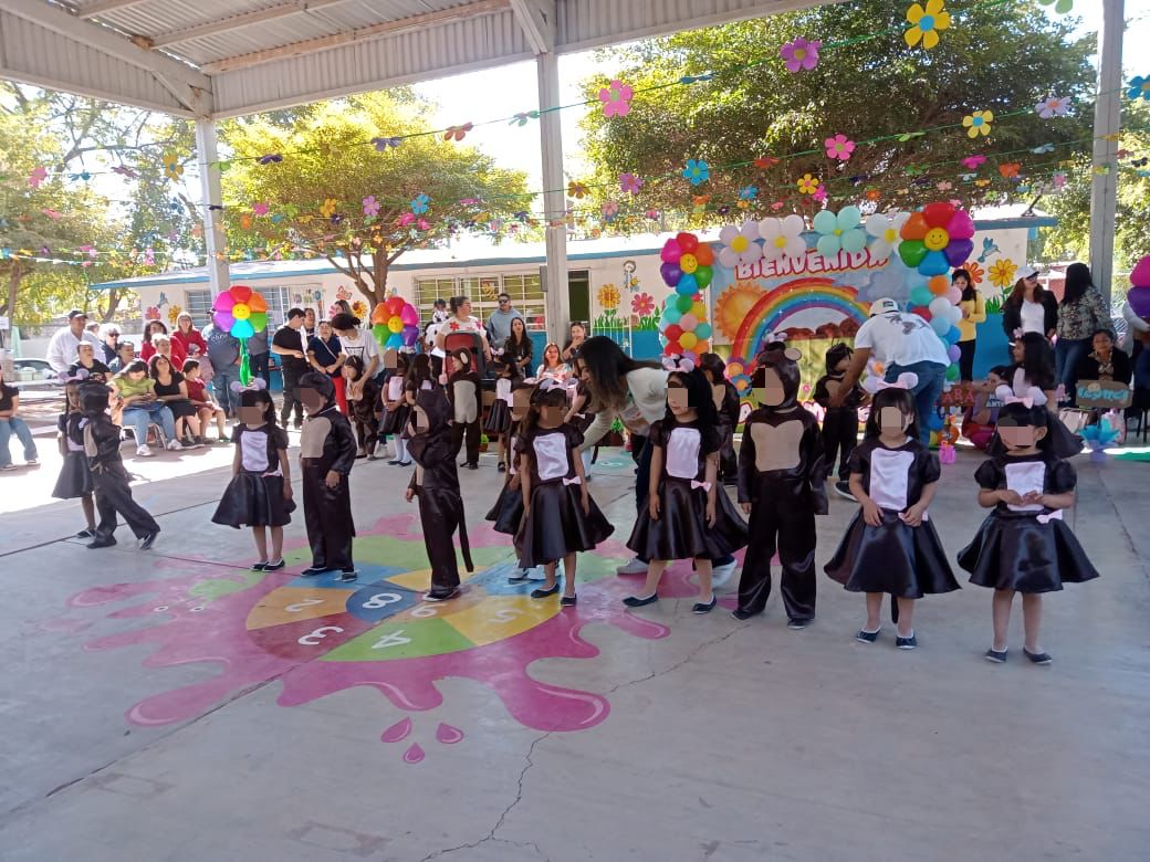 Festival y desfile de primavera en Los Mochis