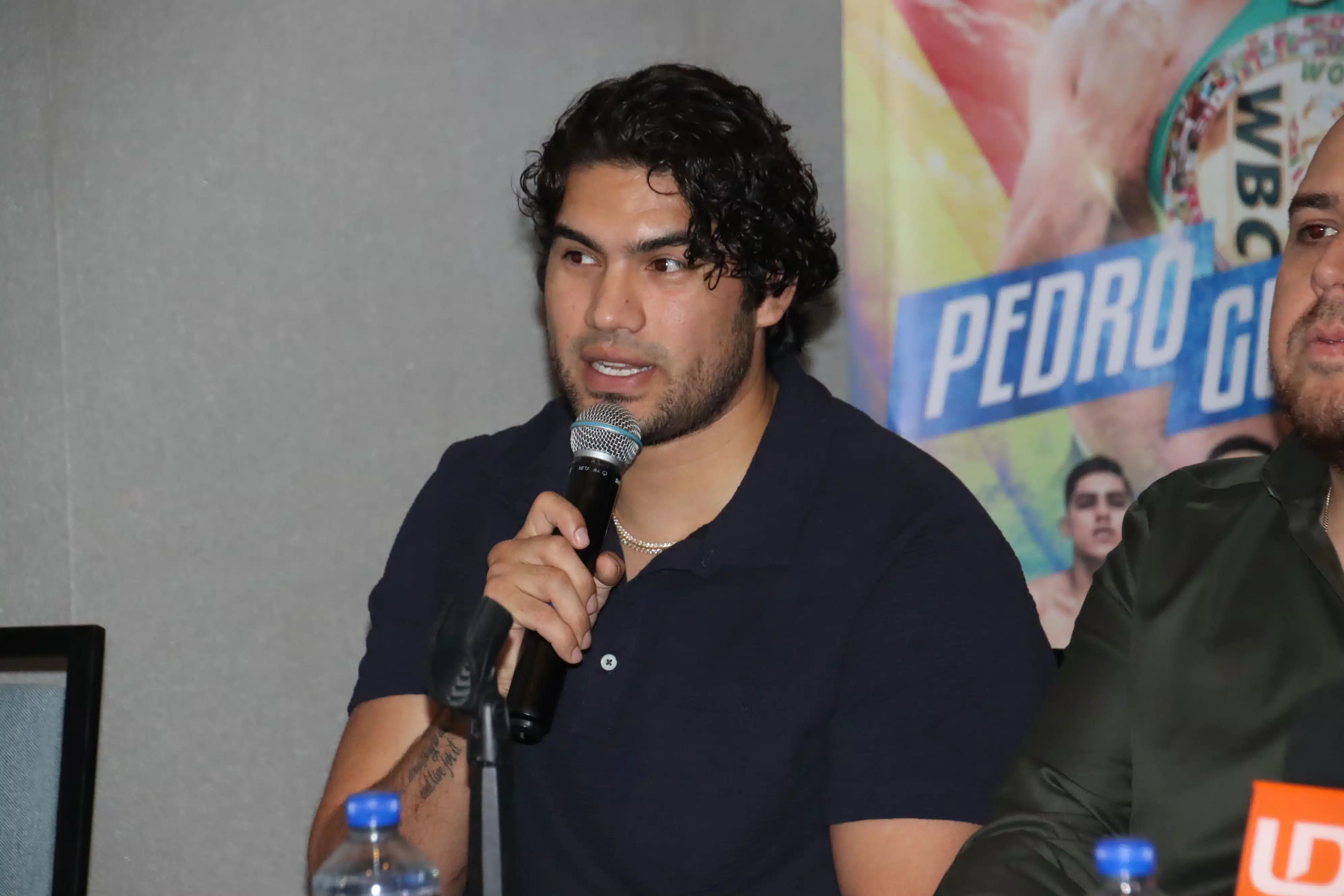 Gilberto Ramírez durante una rueda de prensa