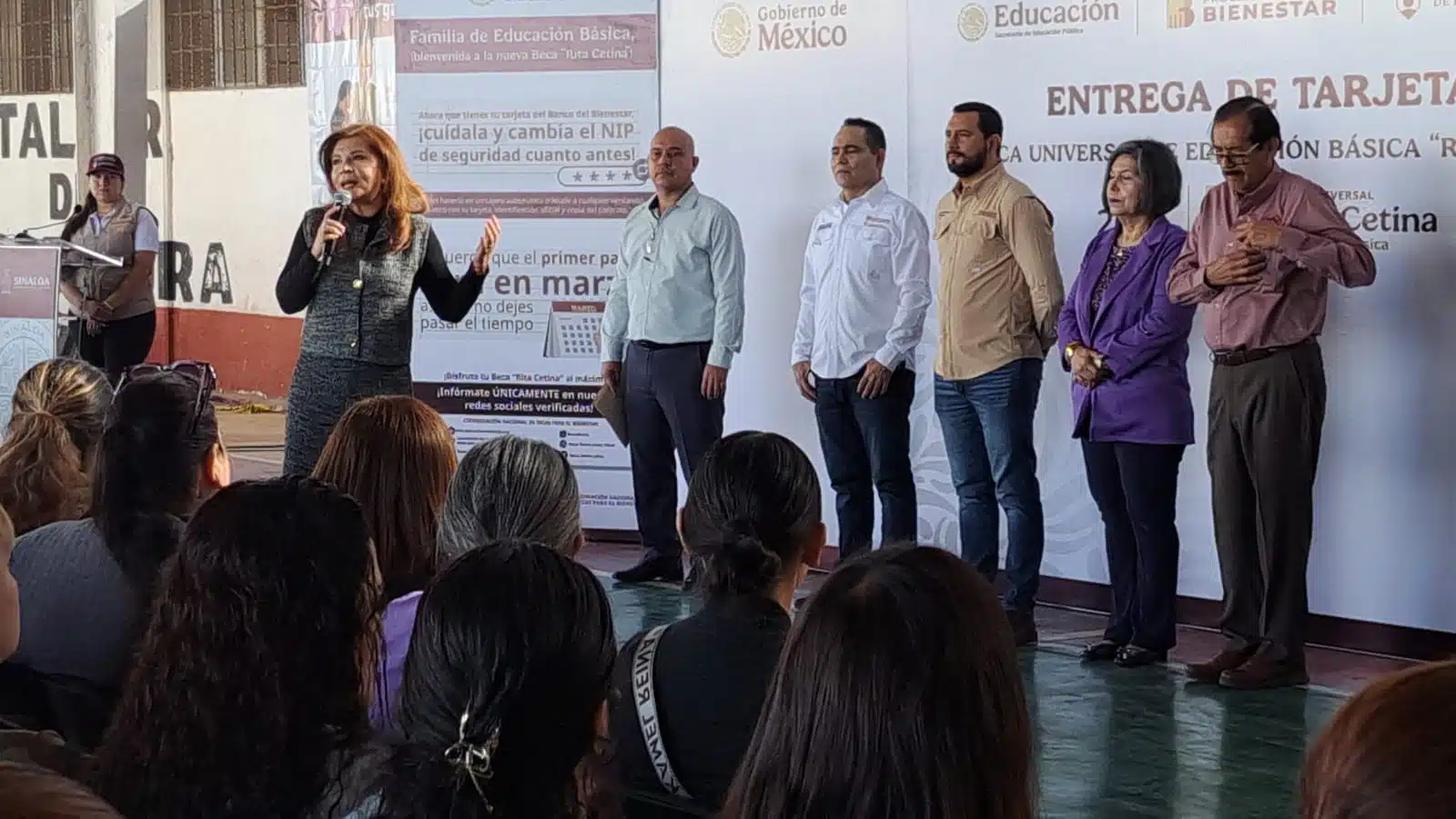 Inicia en Culiacán entrega de tarjetas para la Beca Rita Cetina