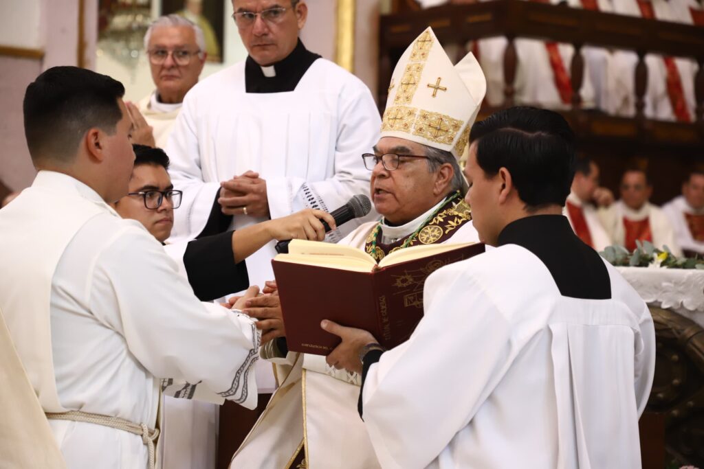 El obispo de la diócesis de Culiacán, Jesús José Herrera Quiñonez