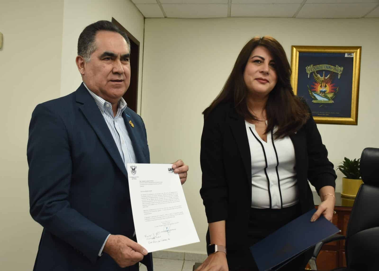 Madueña presenta formalmente su intención de reelegirse como rector de la UAS
