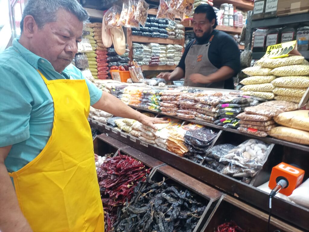 ¡Irregulares! Comerciantes del mercado Miguel Hidalgo se quejan de bajas ventas en lo que va del año