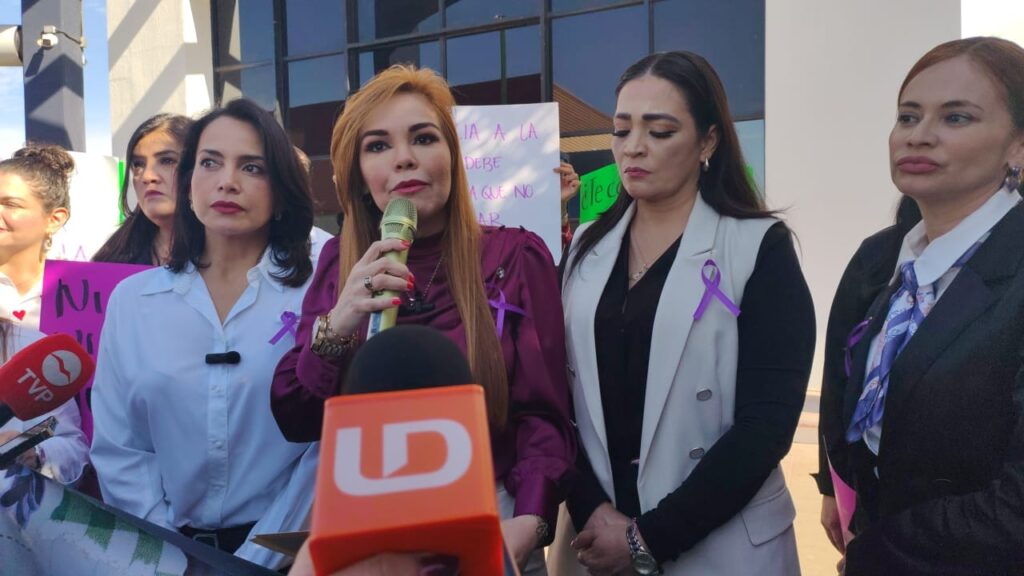 PRI Sinaloa entrega pliego petitorio a la fiscal en exigencia de justicia por mujeres violentadas