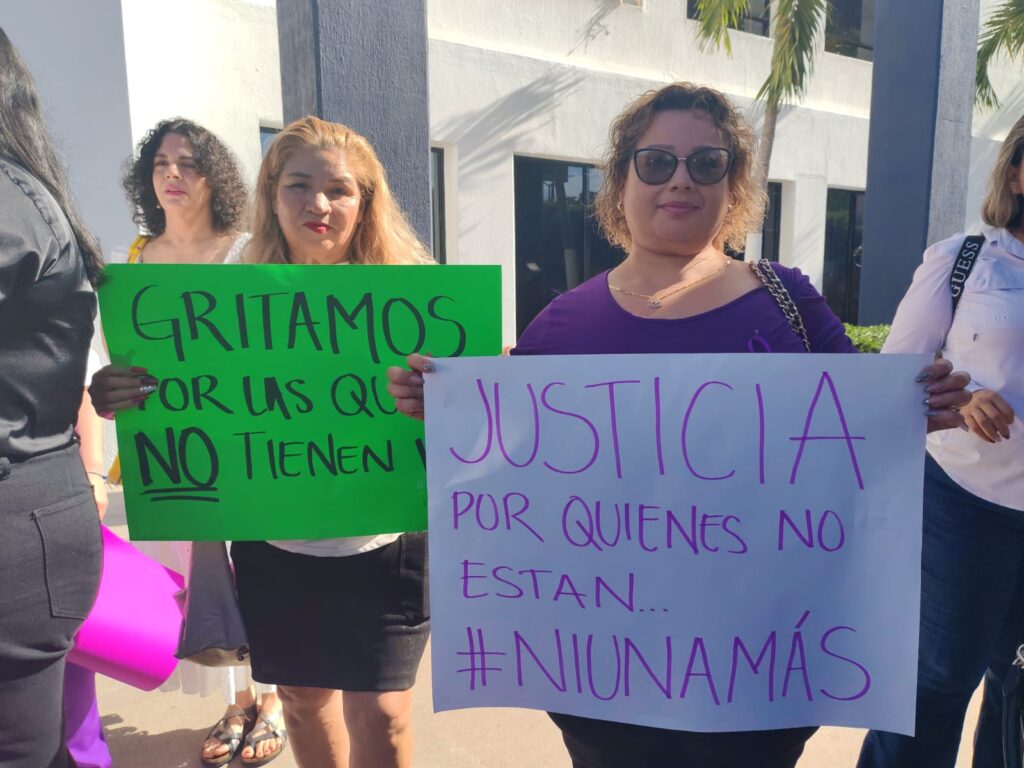 PRI Sinaloa entrega pliego petitorio a la fiscal en exigencia de justicia por mujeres violentadas