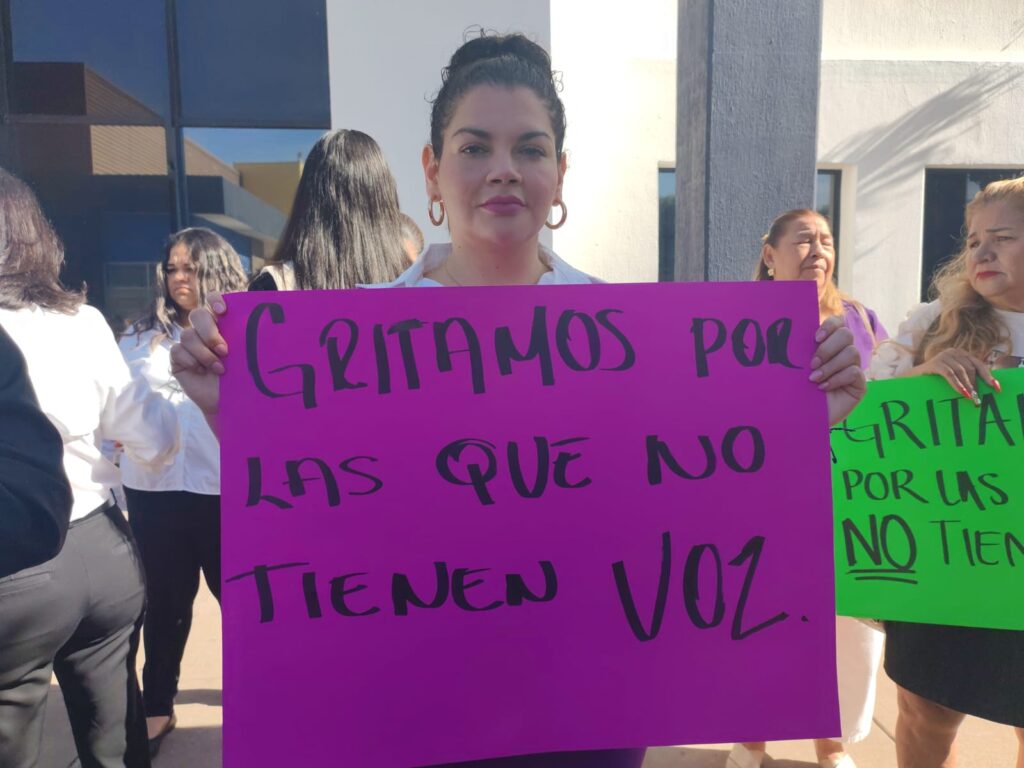 PRI Sinaloa entrega pliego petitorio a la fiscal en exigencia de justicia por mujeres violentadas