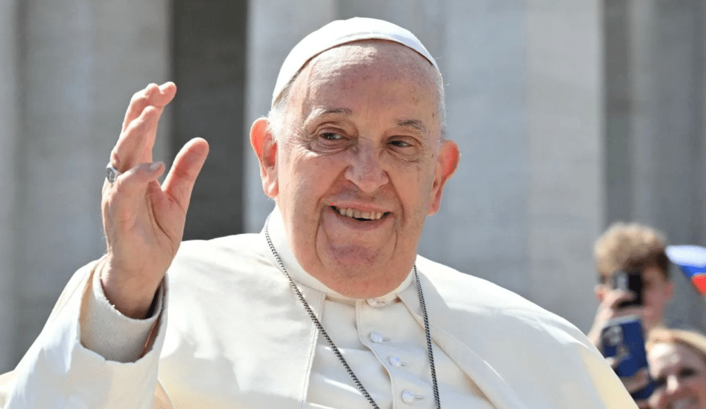 Desde el hospital, papa Francisco celebra 12 años como máximo líder de la iglesia católica