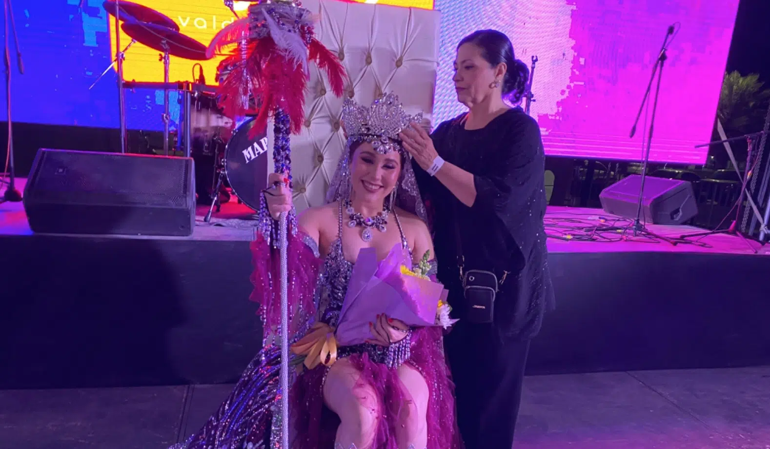 Coronación de Monserrat Delgado en Carnaval de Guasave 2025