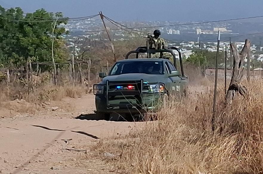 Sabuesos Guerreras encuentran a un hombre asesinado en un dren de Costa Rica, Culiacán