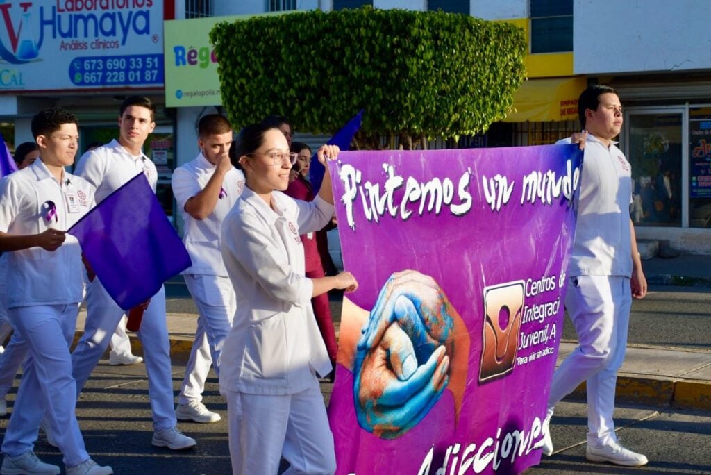 Salvador Alvarado conmemora el Día de la Mujer con marcha