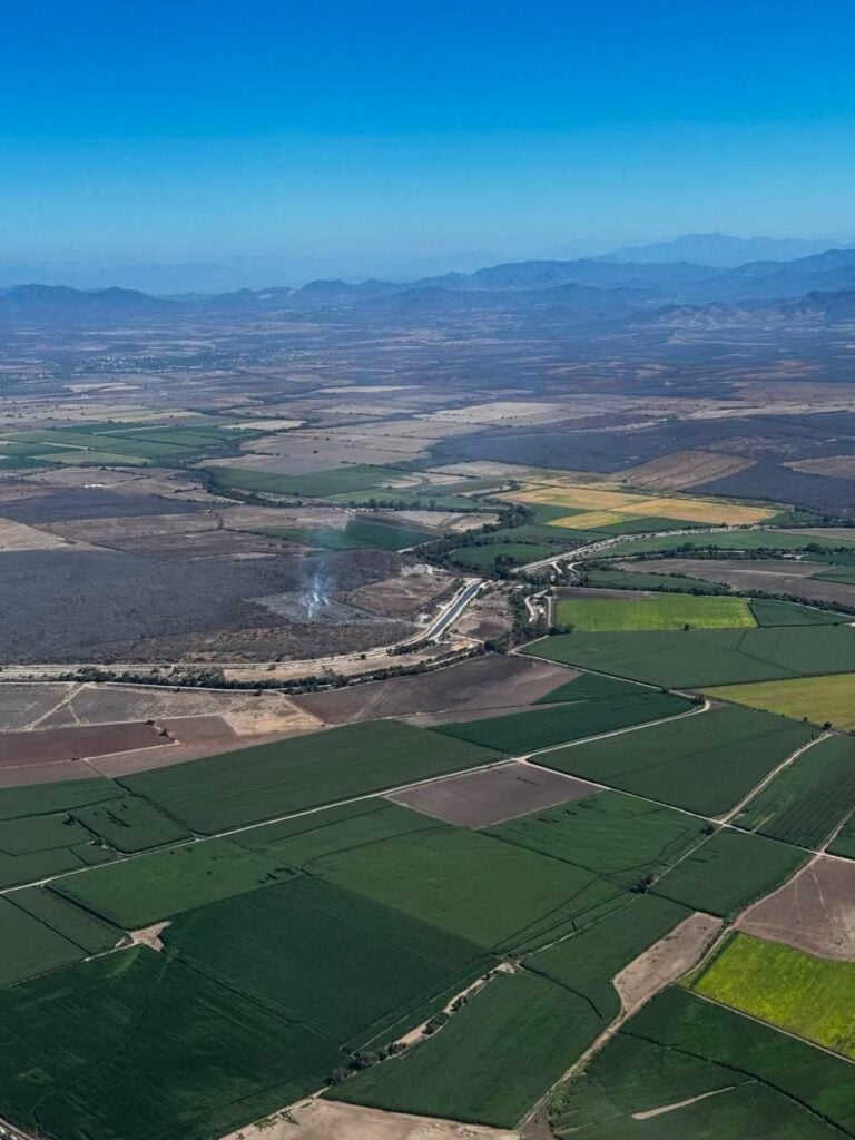 Sebides y Conafor sobrevuelan zona de Mazatlán por reactivación de incendio forestal