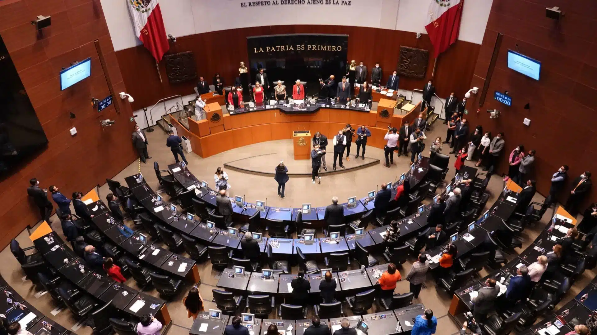 Senado aprueba reforma para aliviar carga fiscal de Pemex