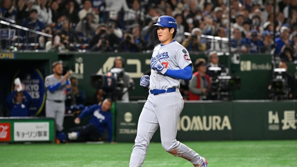 Shohei Ohtani se fue de 5-2, con un sencillo, un doblete y par de anotadas, en el Opening Day de Grandes Ligas, en Japón