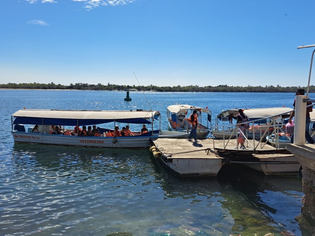 Turistas reactivaron los servicios de traslados a la Isla de la Piedra