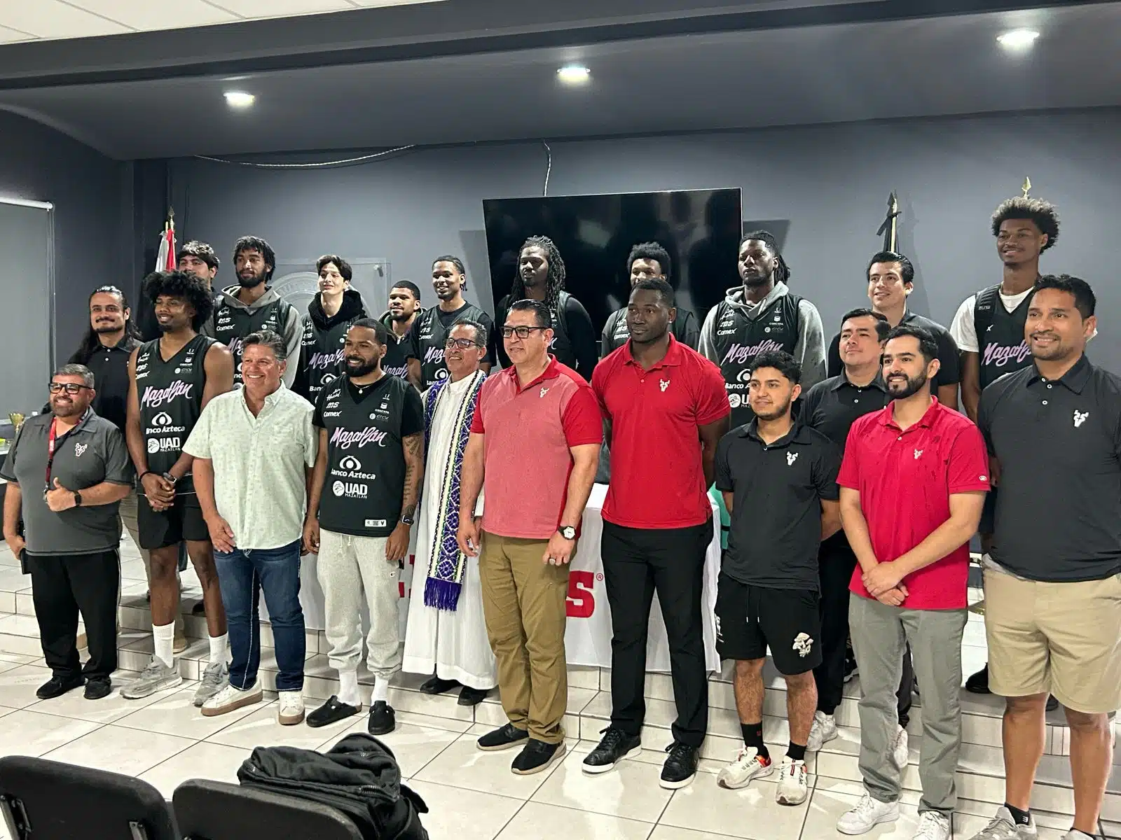 Venados Basketball recibe misa previo a inicio de temporada