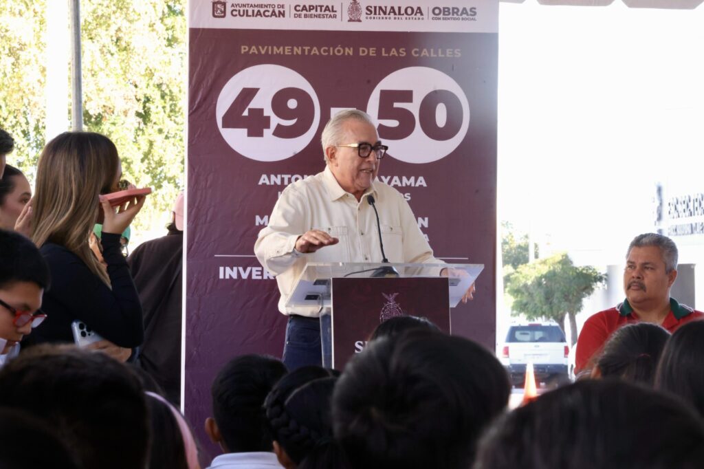 Rocha inaugura pavimentación en Barrancos, Culiacán