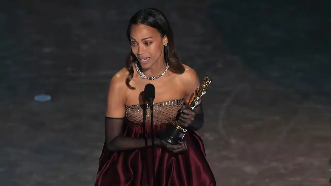 Zoe Saldaña gana el Oscar a Mejor Actriz de Reparto por Emilia Pérez