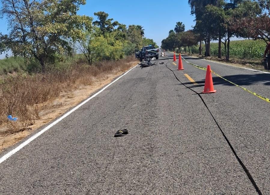 Carretera en la sindicatura de La Brecha, Guasave