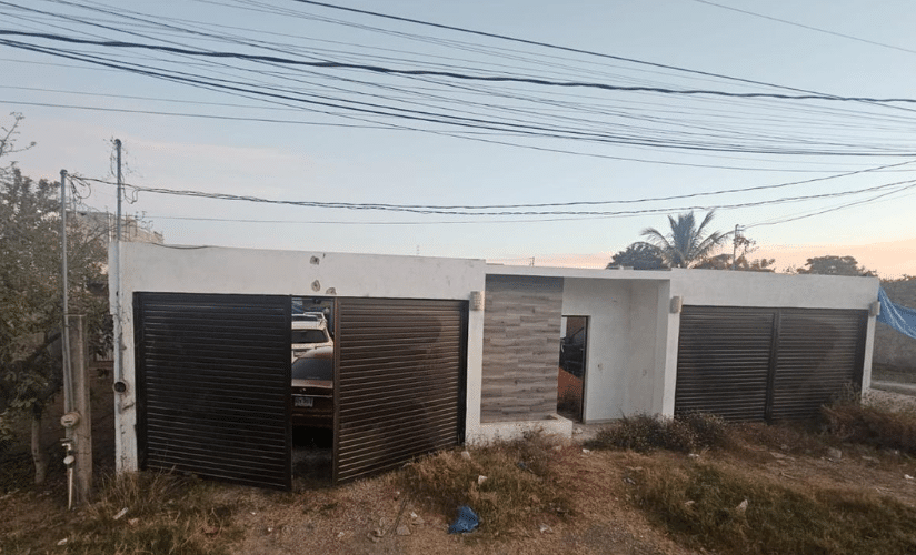 Bodega de autos y camionetas en Mazatlán