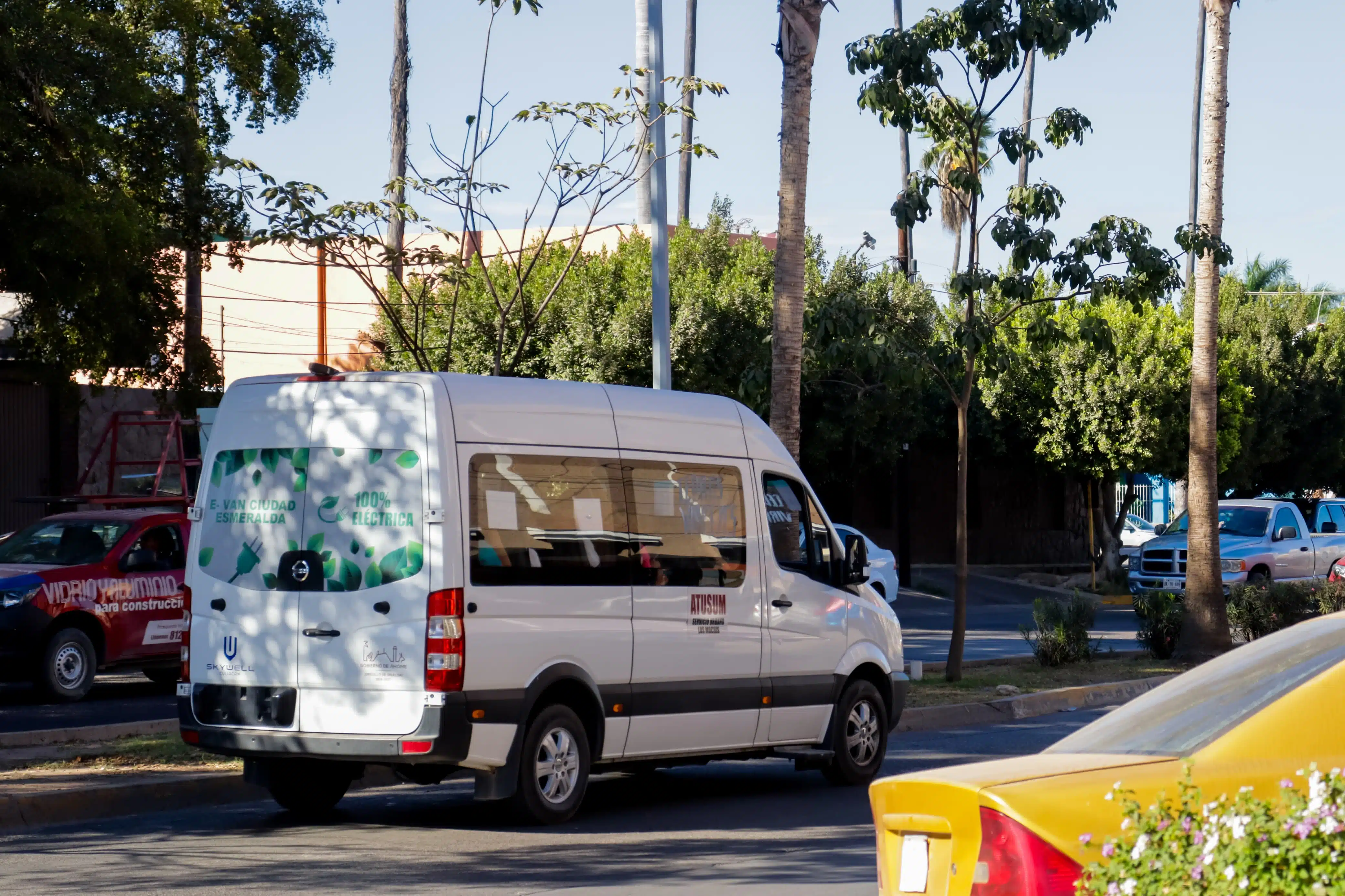 Camioneta de transporte urbano híbrido