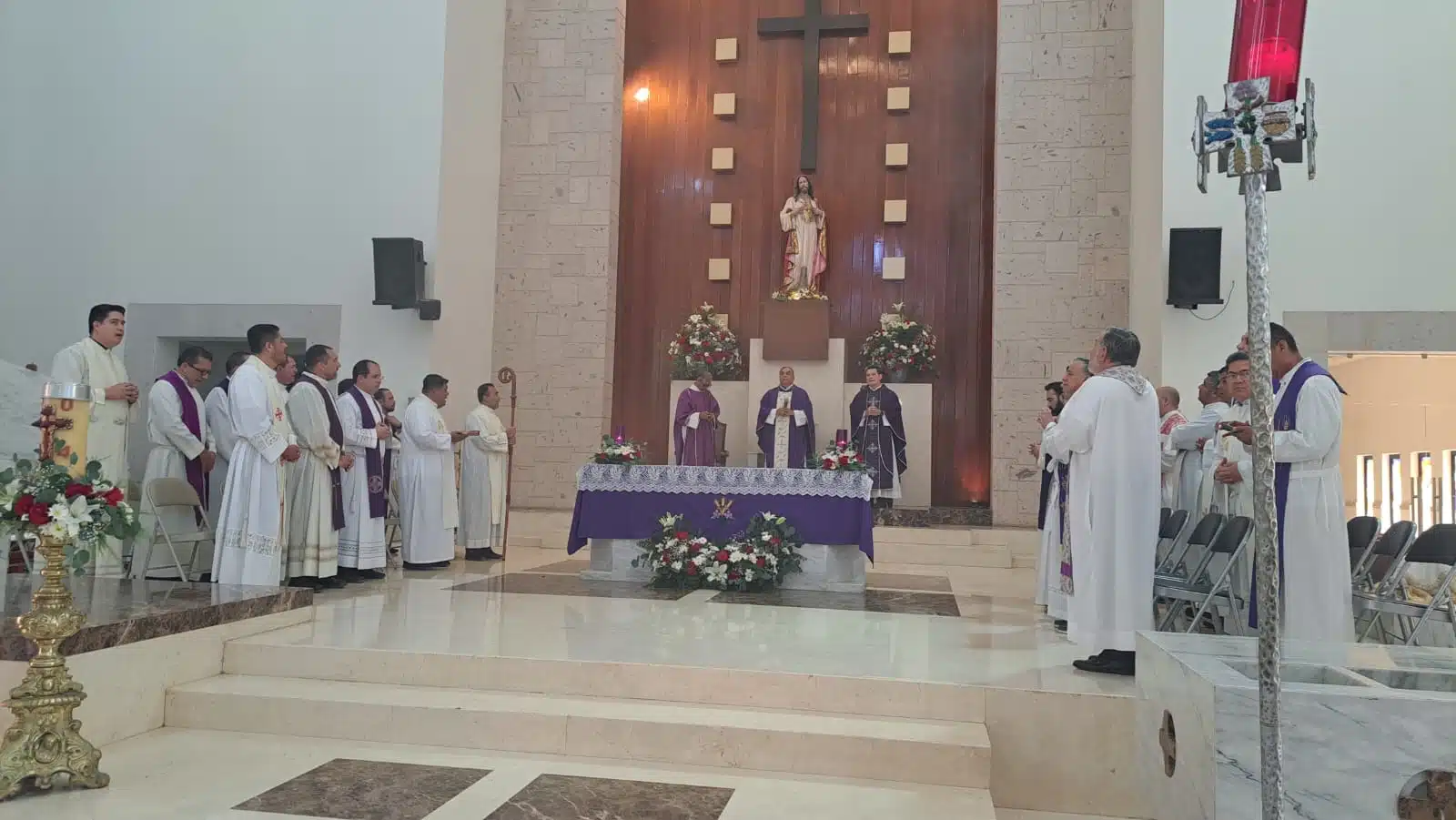 Misa oficiada por sacerdotes en Guasave