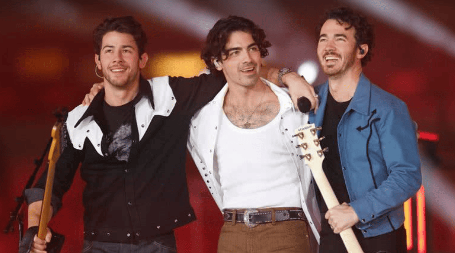 Jonas Brothers.