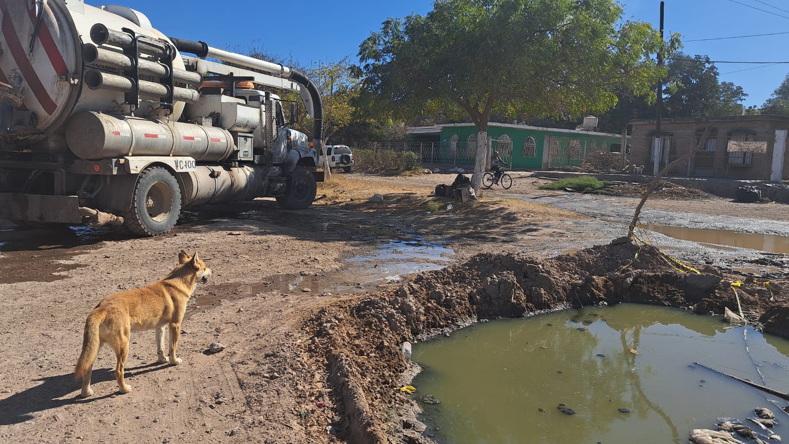 Se tomaron medidas del drenaje que esta ocasionando problemas en la localidad de Juan José Ríos