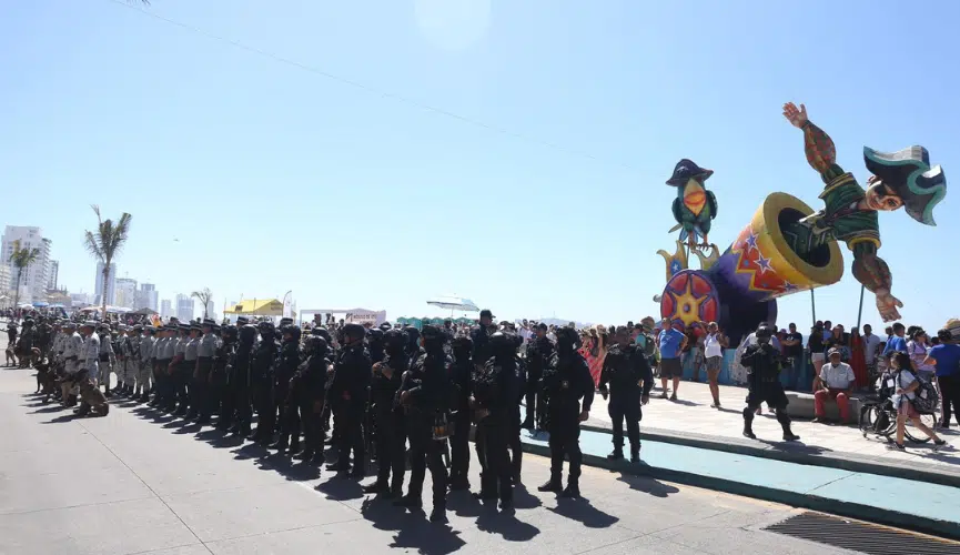 Fuerzas armadas en el Carnaval de Mazatlán