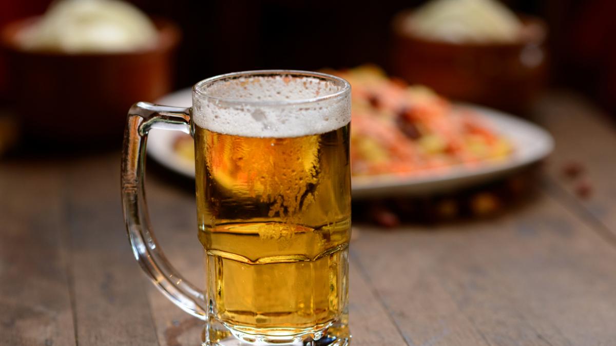 Profeco revela qué marca de cerveza contiene más azúcar y advierte sobre riesgos para la salud