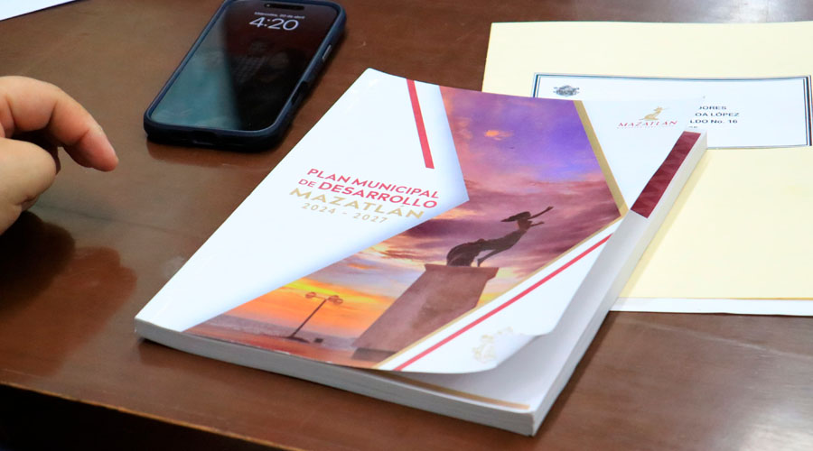 Ejemplar impreso del Plan Municipal de Desarrollo 
