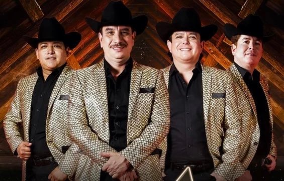 Los Alegres del Barranco desafían investigación e interpretan narcocorridos en feria de Jalisco