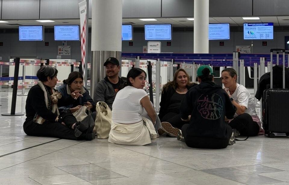 Pisan suelo mexicano los sinaloenses que estuvieron varados en París