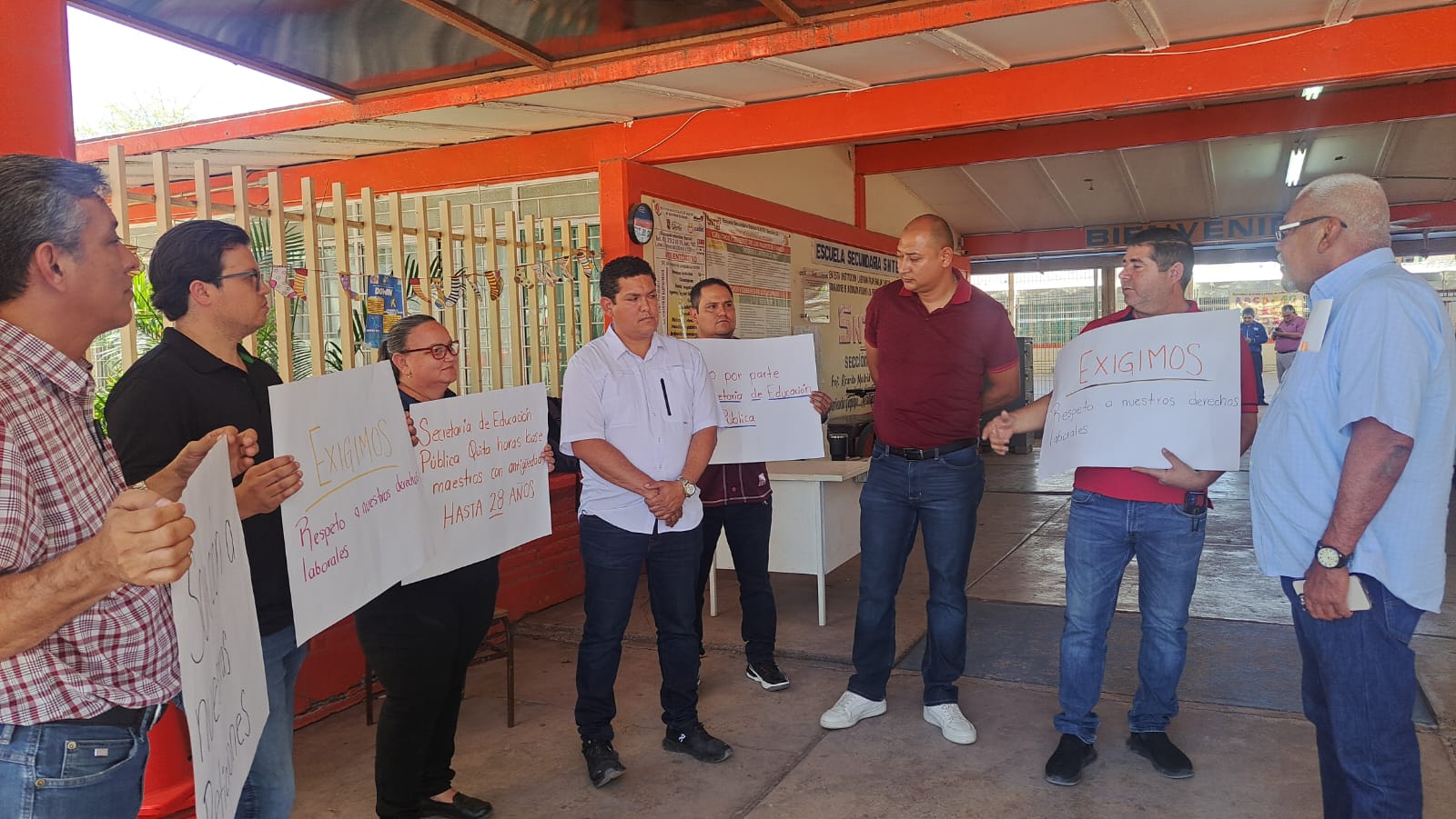 Paro de labores en la Escuela Secundaria SNTE 53 de Guamúchil.