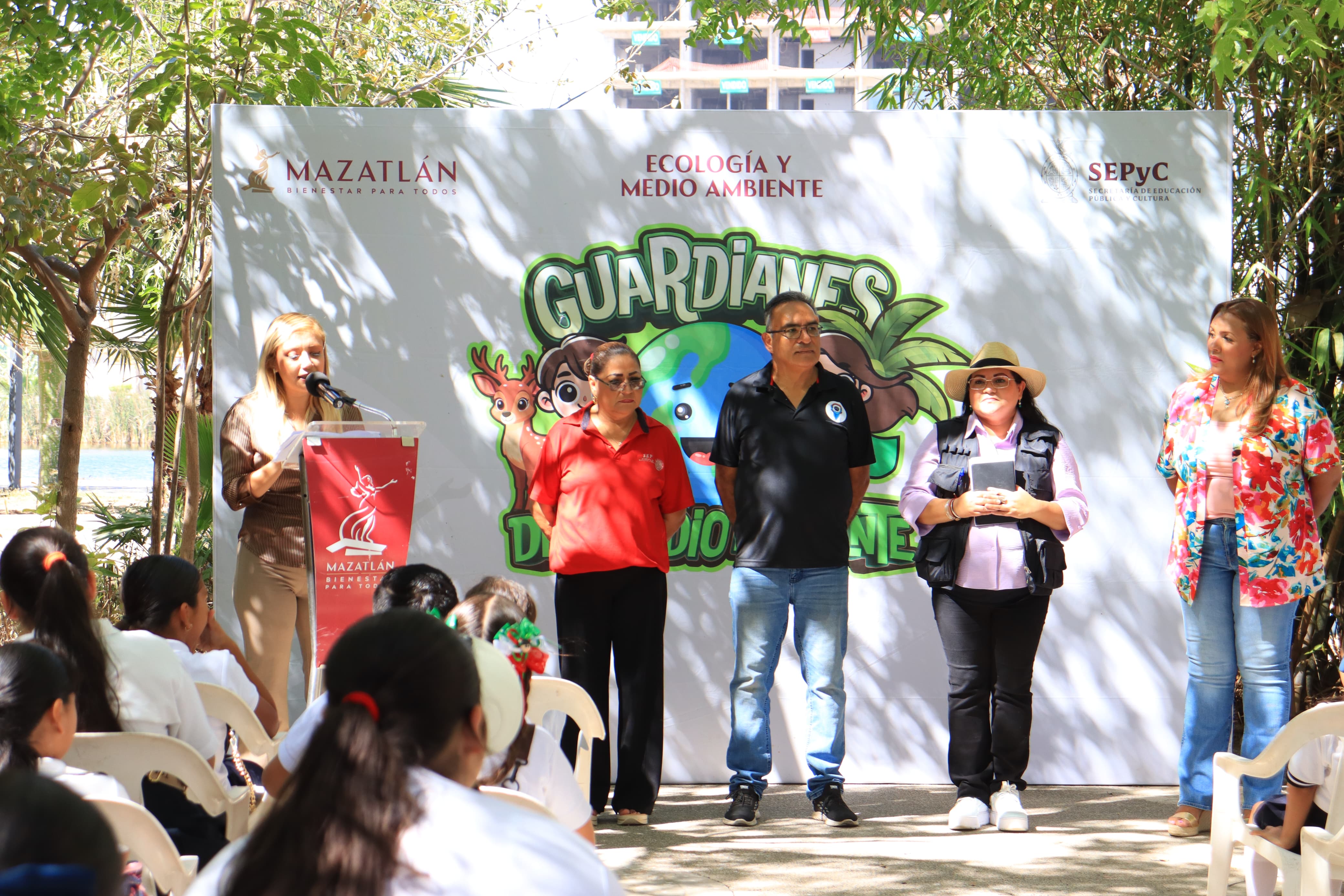 24 alumnos de la primaria 13 de Septiembre se convierten en “Guardianes del Medio Ambiente” en Mazatlán