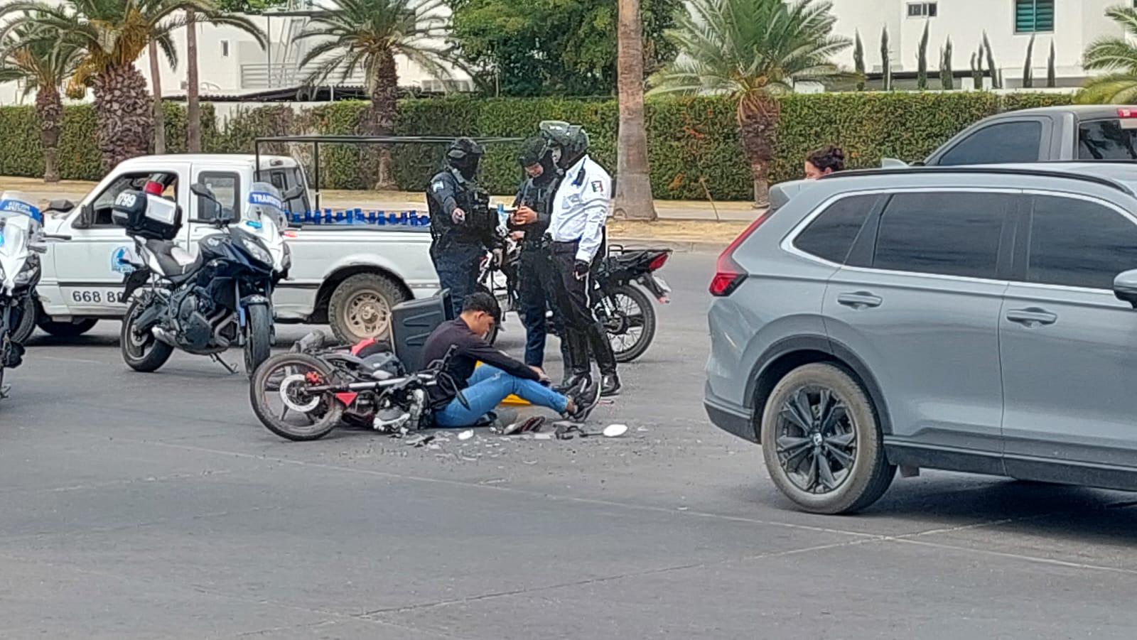 Así fue el accidente del motociclista en el sector 12 Octubre en Los Mochis.