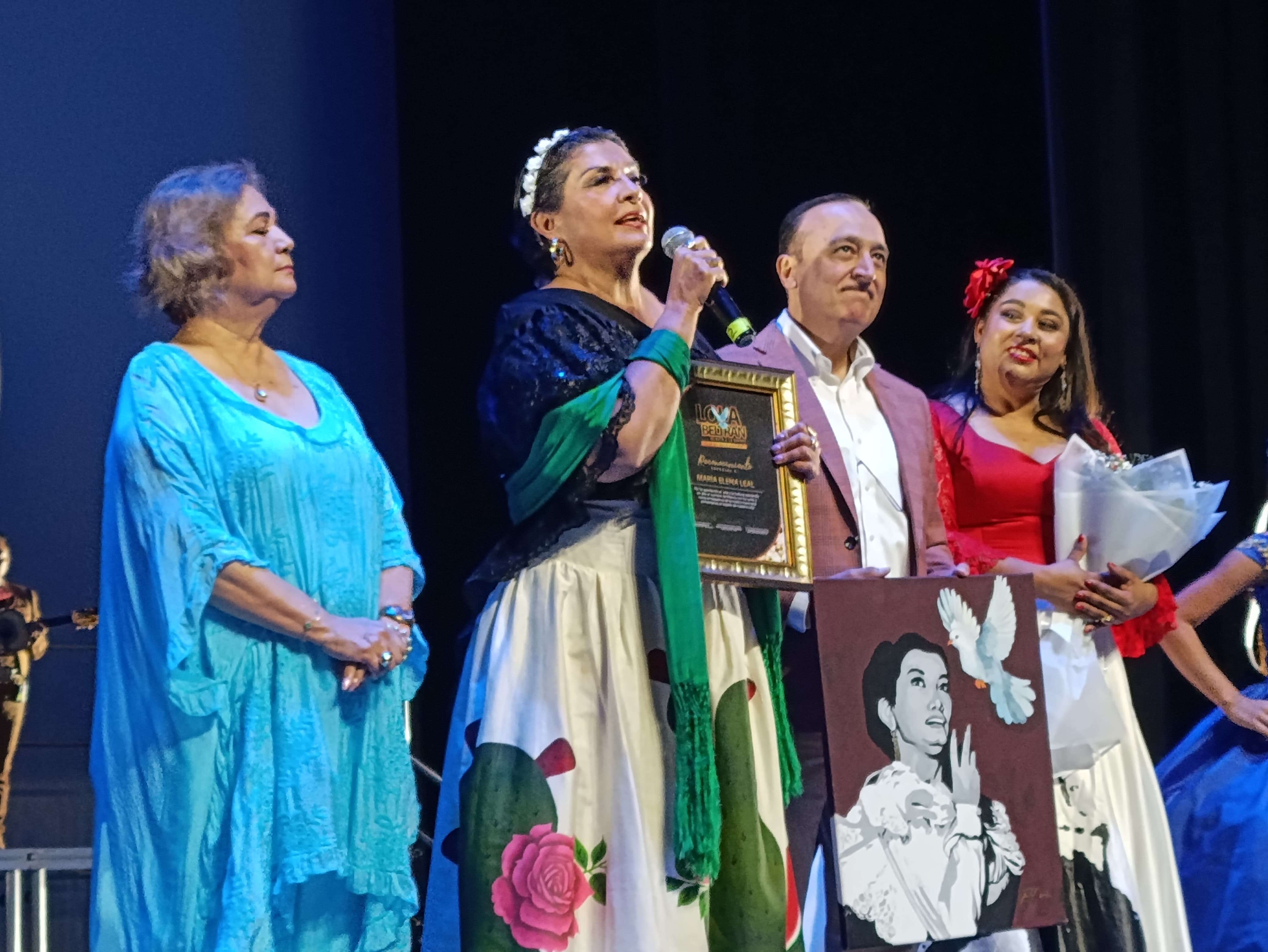 Academia Pilar del Rocío realiza tributo a Lola Beltrán en Los Mochis