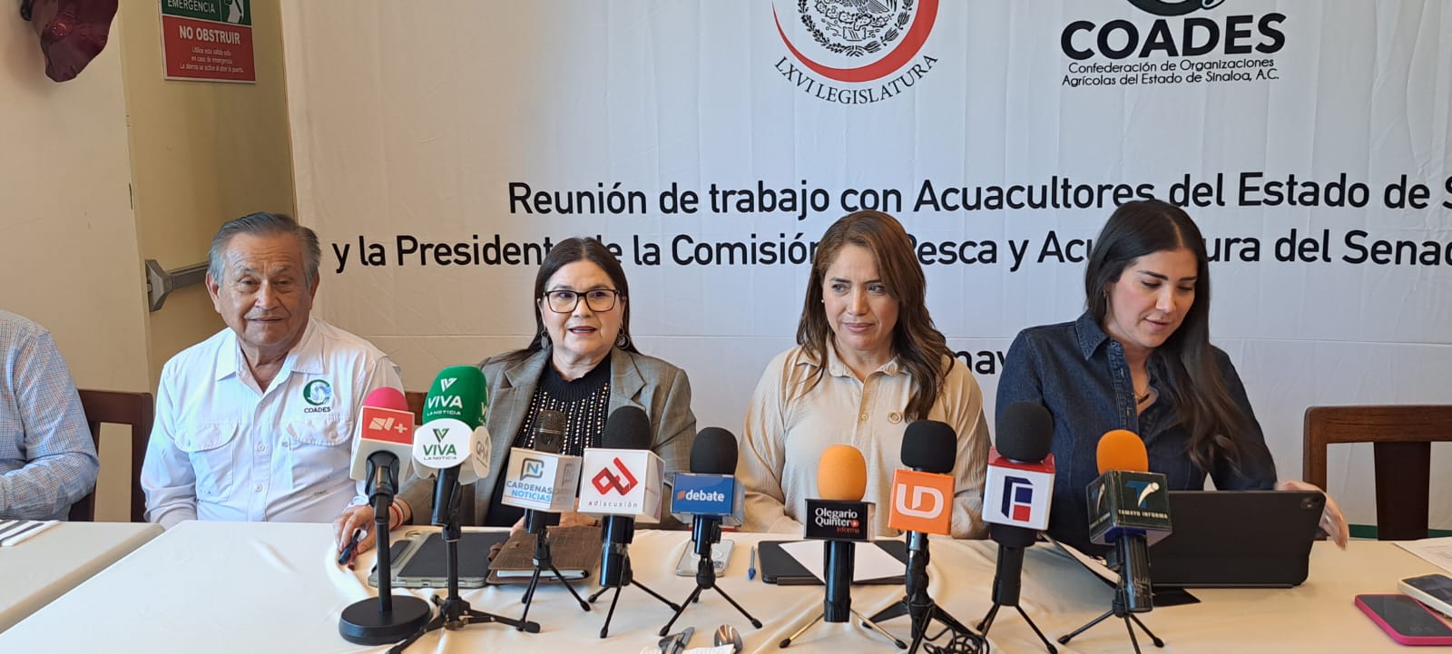 Senadoras de la República reunidas con acuicultores de Sinaloa.