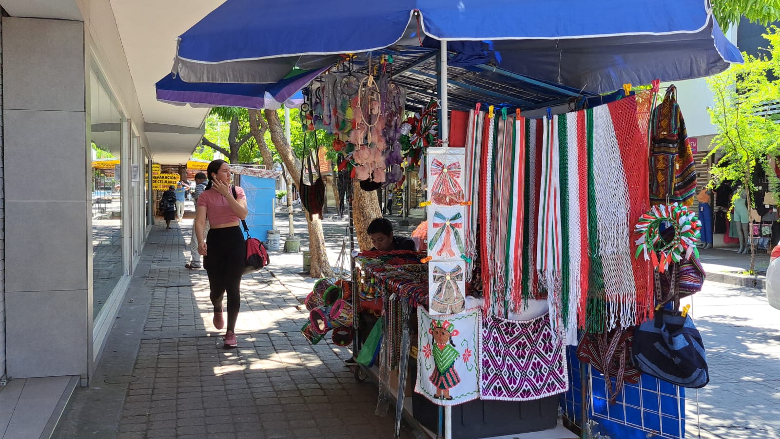 Alcalde de Culiacán anuncia condonación de pago de piso para comerciantes en la vía pública y mercados