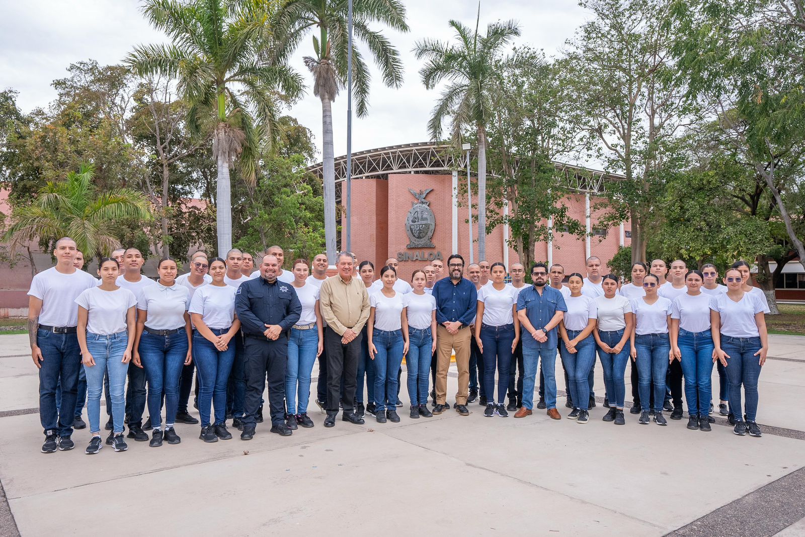 Alcalde de Culiacán da la bienvenida a 38 nuevos cadetes de la Unipol