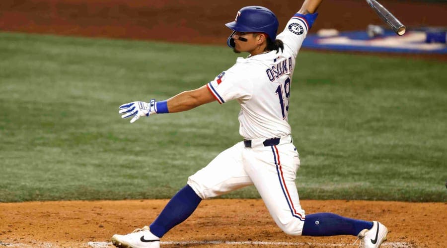 Alejandro Osuna conecta su primer imparable en Grandes Ligas