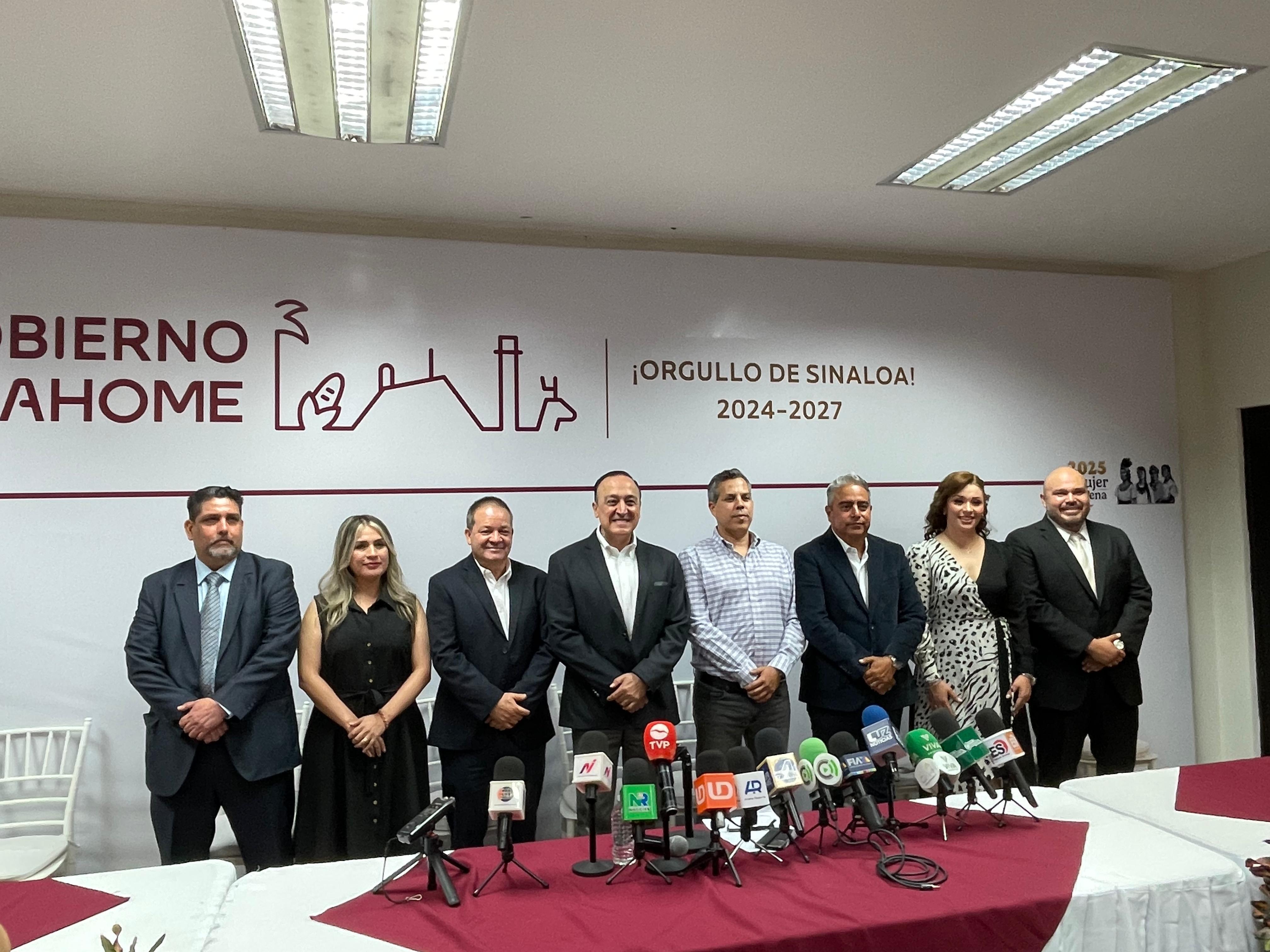 Antonio Menéndez y funcionarios