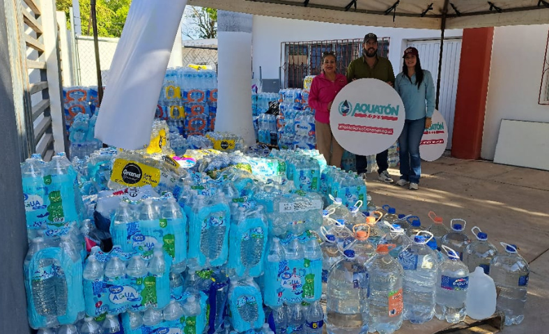 Paquetes de agua embotellada