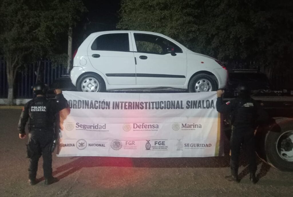 Vehículo donde se trasladaban los presuntos asaltantes