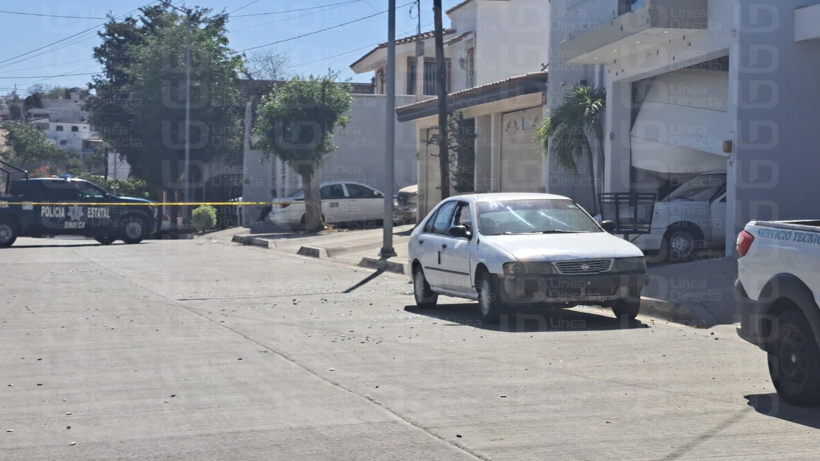 Gatilleros balacean una casa y dos vehículos