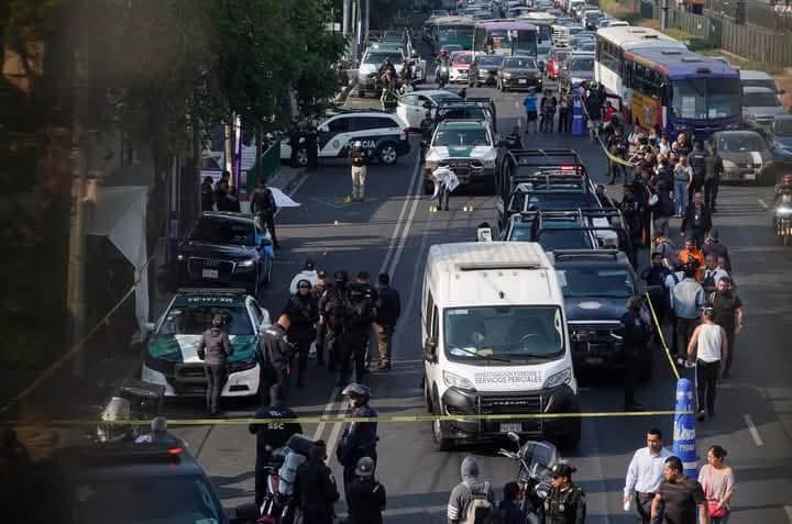 Localizan moto y camioneta presuntamente implicadas en ataque a funcionarios del Gobierno de CDMX