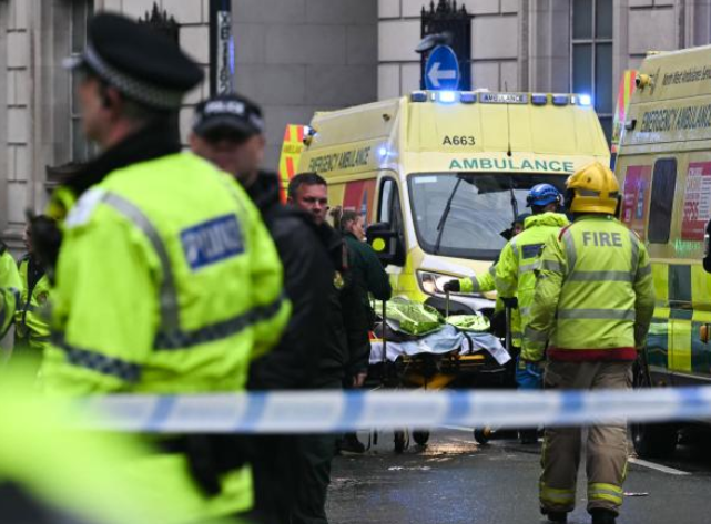 VIDEO: Se registra atropellamiento masivo durante festejos del Liverpool FC; hay un detenido